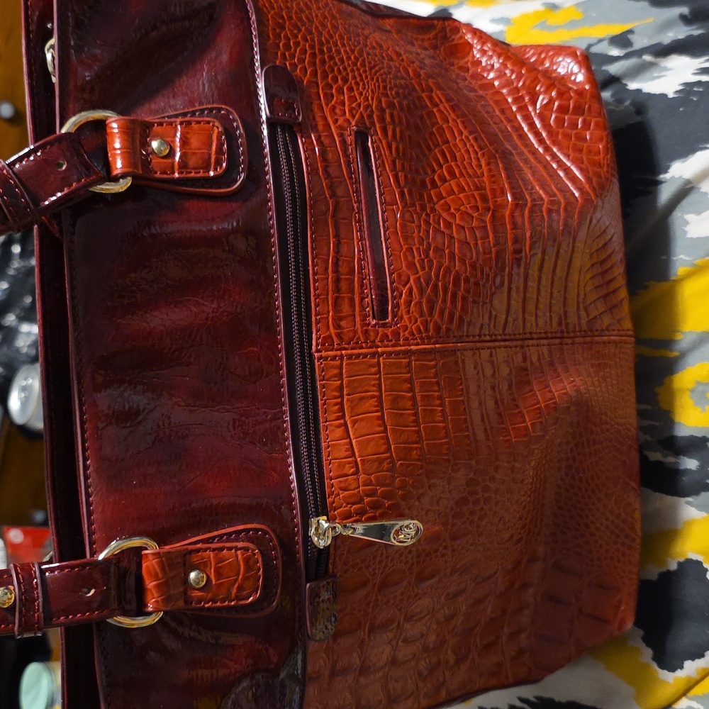Madi Claire's Elegant Burgundy Crocodile-Embossed Leather Tote Bag - Picture 10 of 16